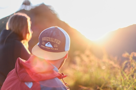 <BODY>Die Sonne verändert ihr Licht im Laufe eines Tages. Zu Mittag aktiviert sie uns, am Abend lässt sie uns müde werden.</BODY>
