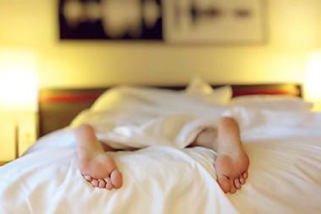 <BODY>Die beste Behandlungszeit ist morgens - das Tageslicht motiviert und hilft dir, aus den Federn zu kommen.</BODY>